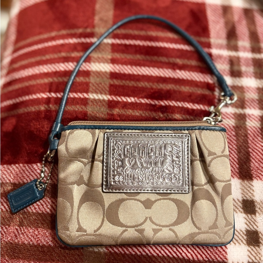 🔥🔥 SALE Coach Poppy Tan and Blue Wristlet